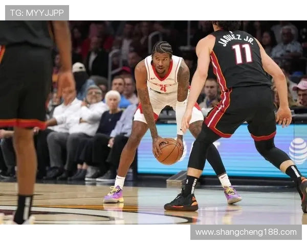 火箭队今日比赛图片集锦及场上精彩瞬间